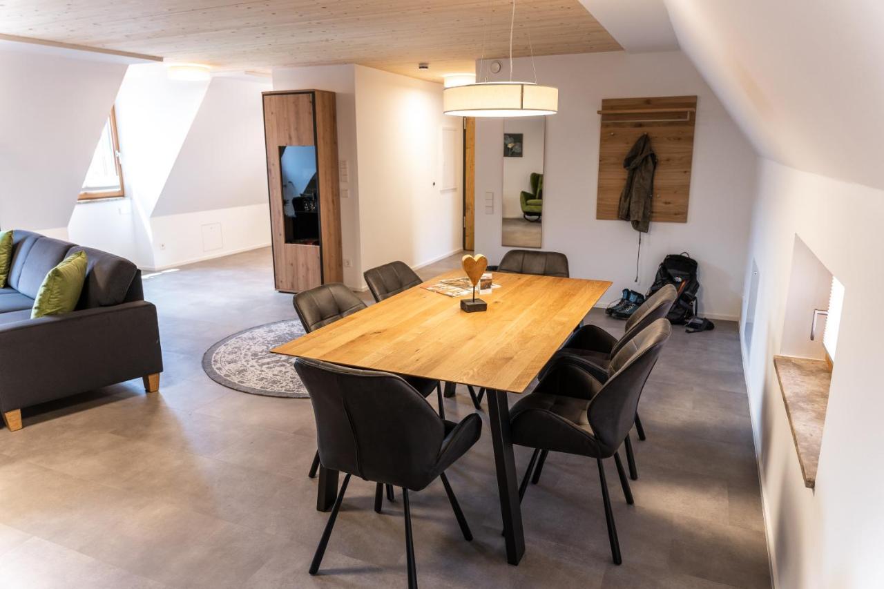 4 Apartments Im Hof By Gasthof Linde Albstadt Eksteriør billede